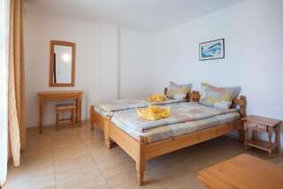 Отель Hotel Stefanov 1 Лозенец Семейный номер с балконом-4