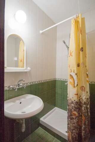 Отель Hotel Stefanov 1 Лозенец Двухместный номер с 2 отдельными кроватями и балконом-10