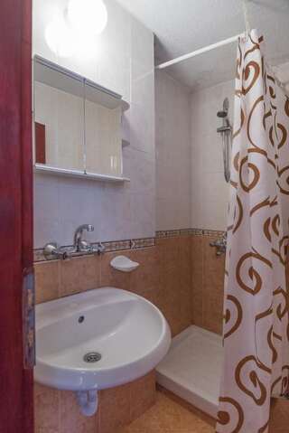 Отель Hotel Stefanov 1 Лозенец Двухместный номер с 2 отдельными кроватями и балконом-22